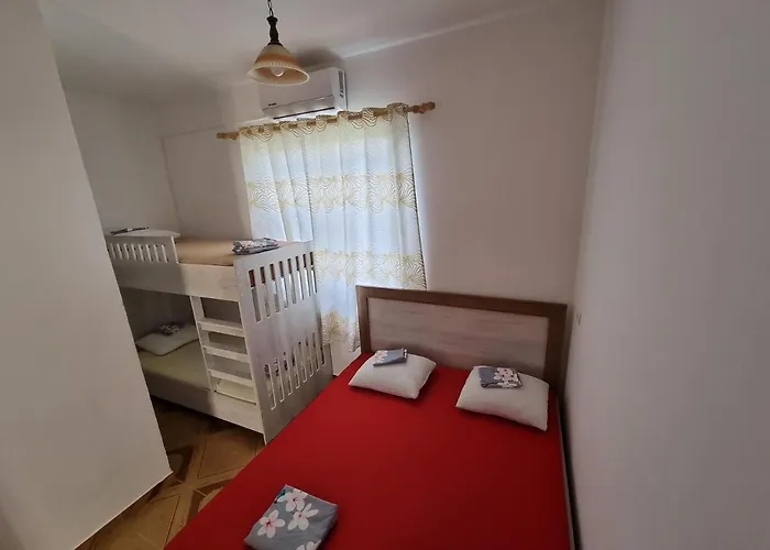 Roan Apartments
