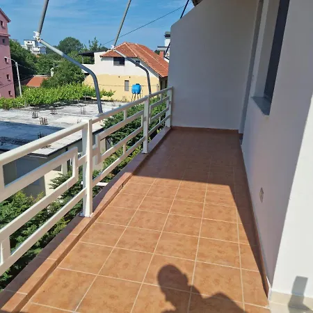 Roan Apartments Velipoje Exterior photo